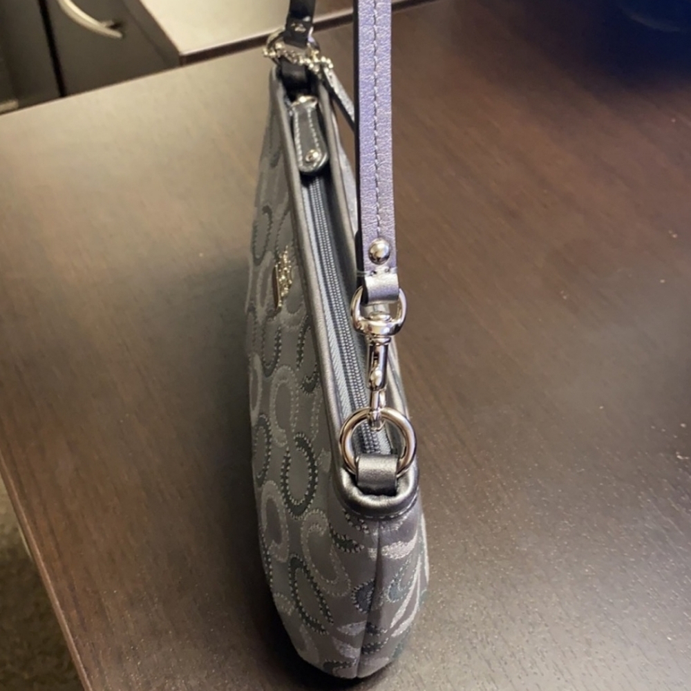 Coach Large Wristlet/Mini Handbag. Signature Silver & Grey Dotted Op Art. - Picture 8 of 10
